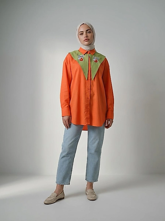 Nakış Detaylı Kontrast Yaka Aksesuarı