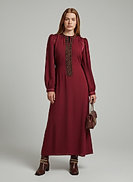 Mira Bordo Nakış Detaylı Uzun Kadın Elbise